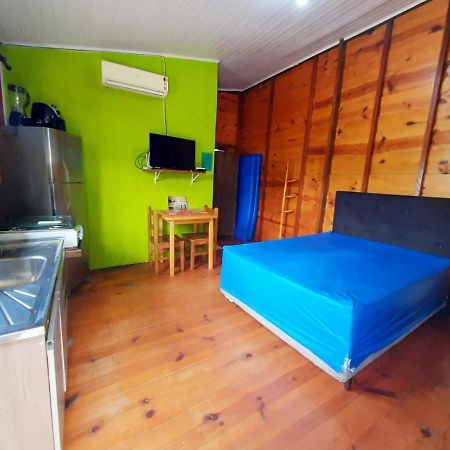 827 Chale Pe Na Areia, Completo Na Praia Do Estaleiro Em Ubatuba - 1 Dormitorio, 1 Banheiro, 1 Vaga De Garagem Экстерьер фото