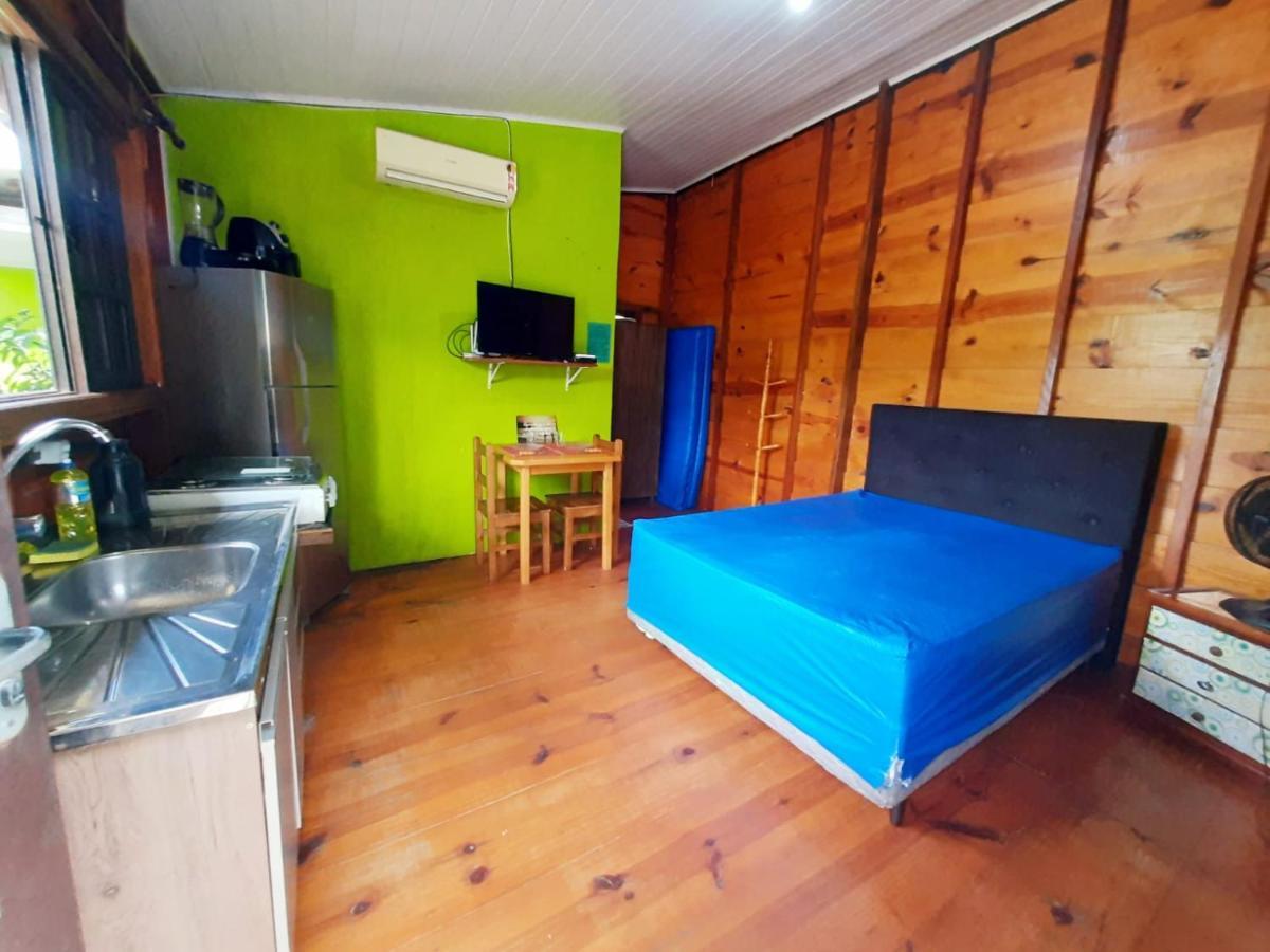 827 Chale Pe Na Areia, Completo Na Praia Do Estaleiro Em Ubatuba - 1 Dormitorio, 1 Banheiro, 1 Vaga De Garagem Экстерьер фото